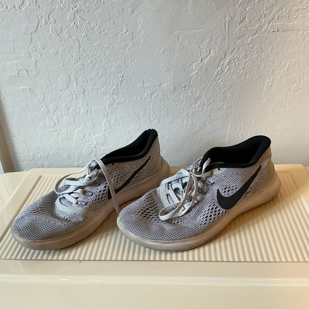 Nike Gray and Black womens Shoes size 8